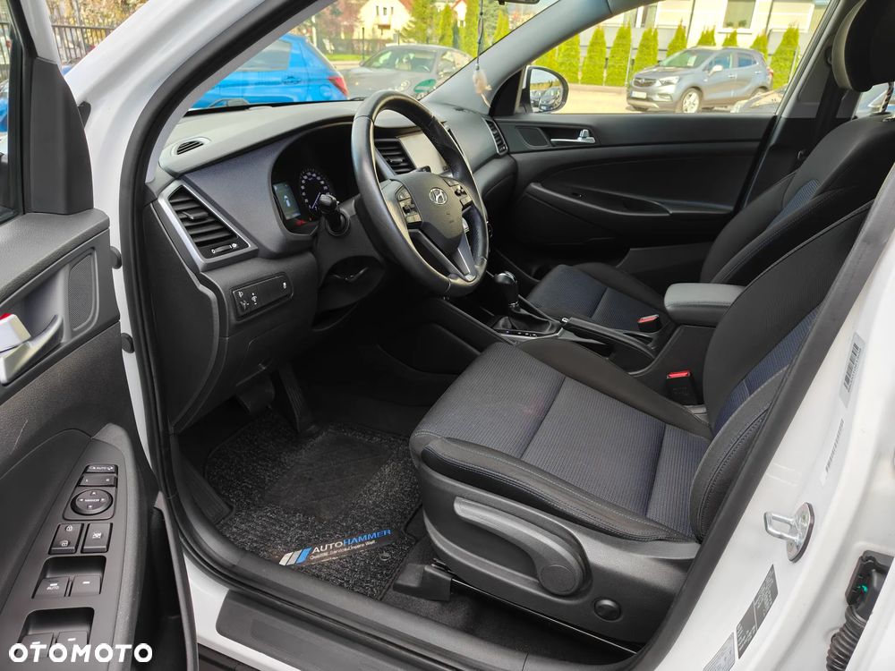 Hyundai Tucson blue 1.7 CRDi 2WD DCT Premium - 24