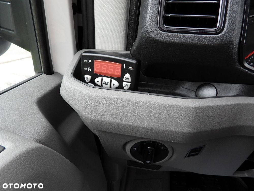 Volkswagen CRAFTER CHŁODNIA KONTENER -5*C 8 PALET BLIŹNIACZE KOŁA KLIMATYZACJA  180KM - 33