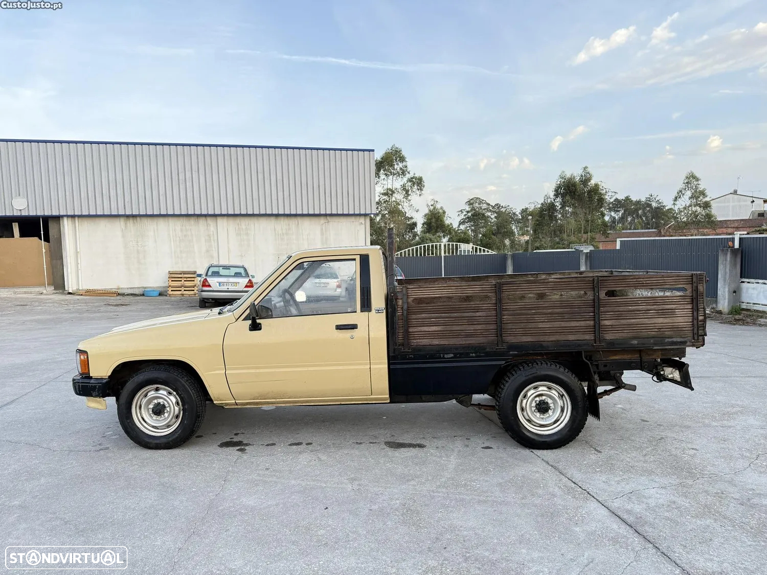 Toyota Hilux 2.4 D - 12