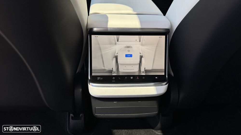 Tesla Model X Plaid AWD - 17
