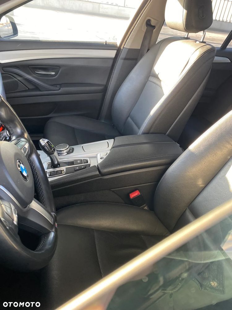 BMW Seria 5 520d Luxury Line - 14