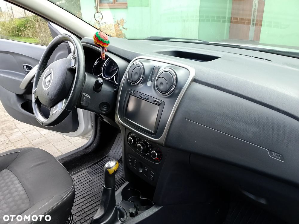 Dacia Sandero 1.2 16V Celebration - 10