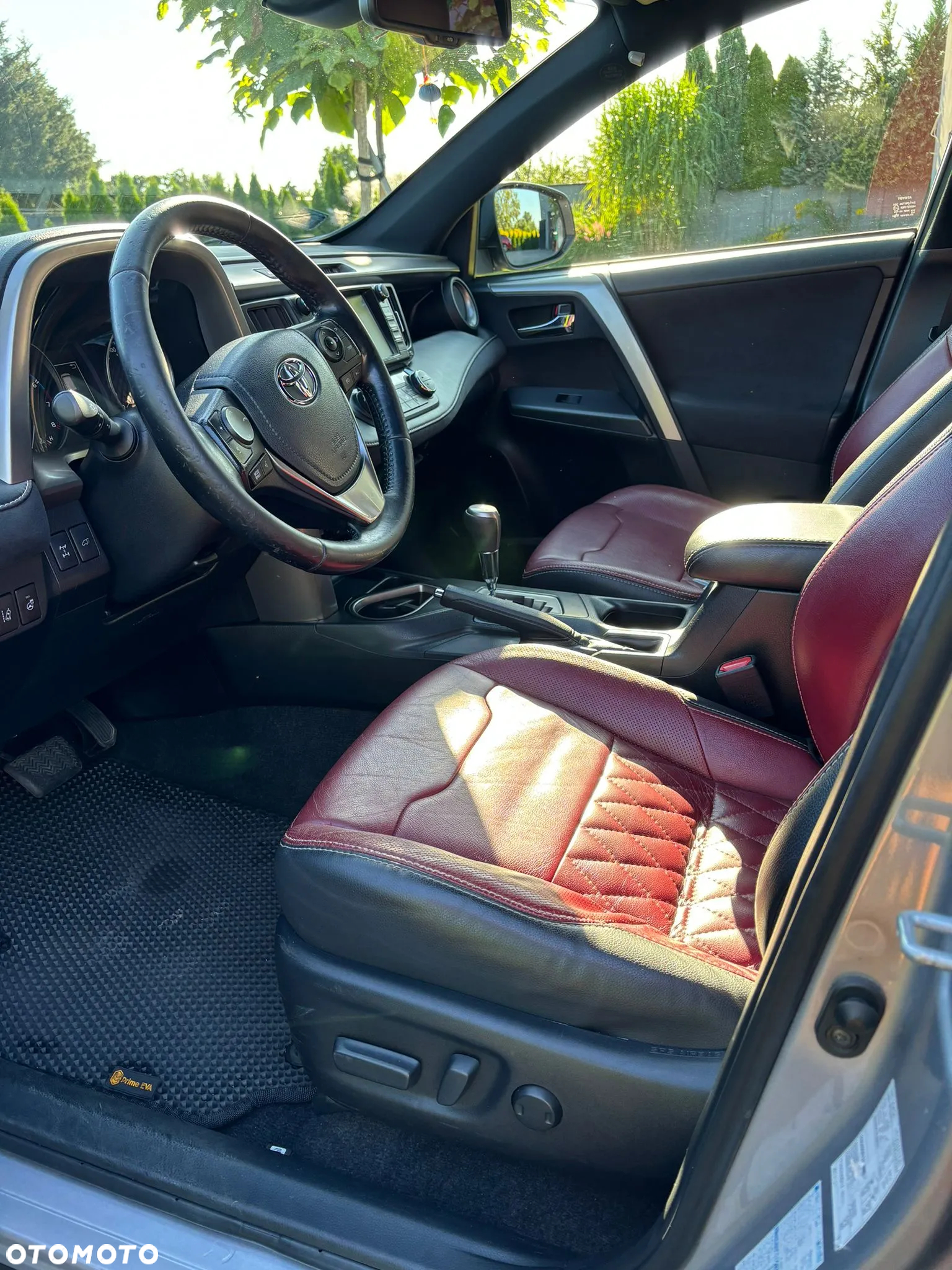Toyota RAV4 - 8