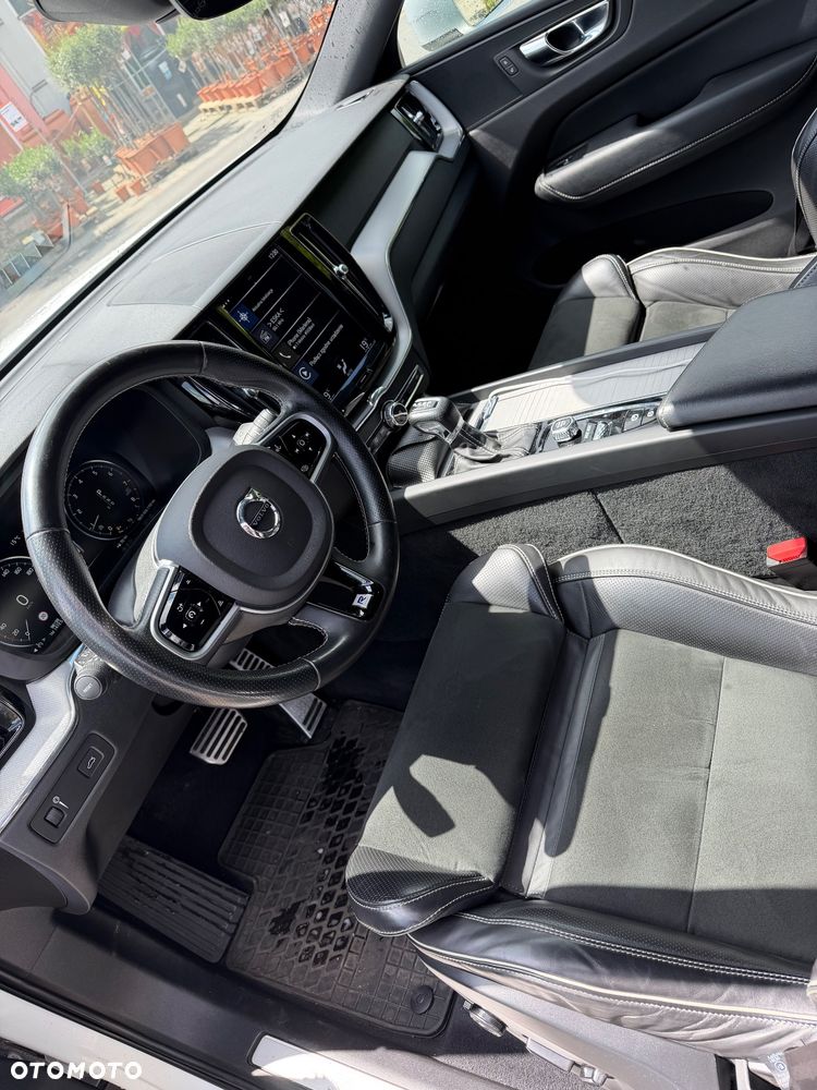 Volvo XC 60 T4 R-Design - 6