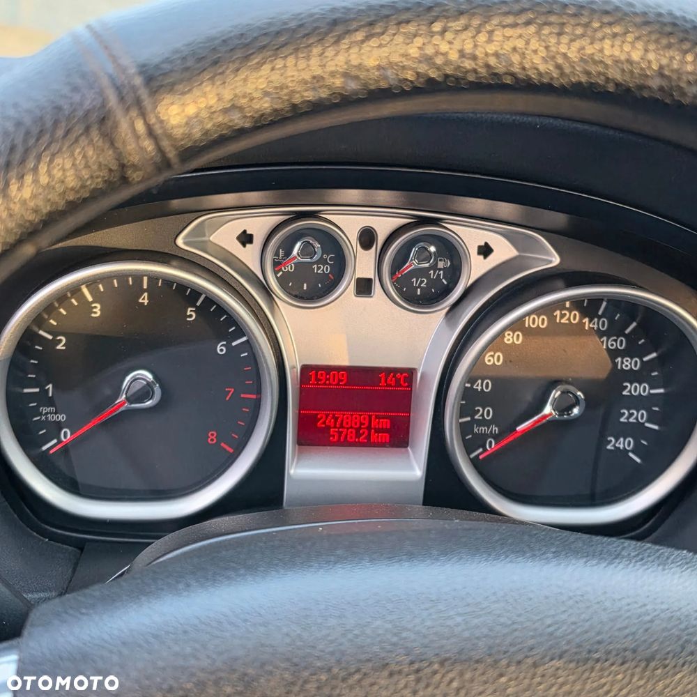 Ford Focus 1.6 Trend - 14