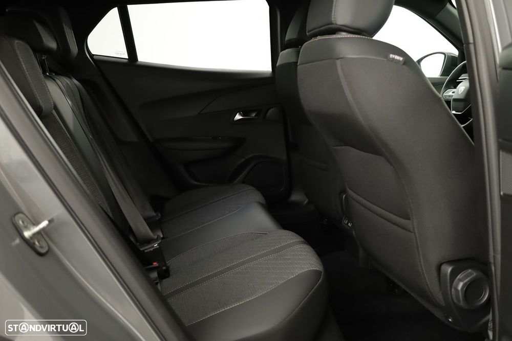 Peugeot 2008 1.2 Allure - 23