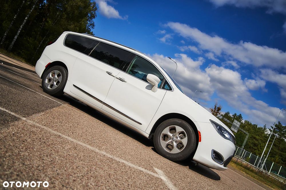 Chrysler Pacifica - 10