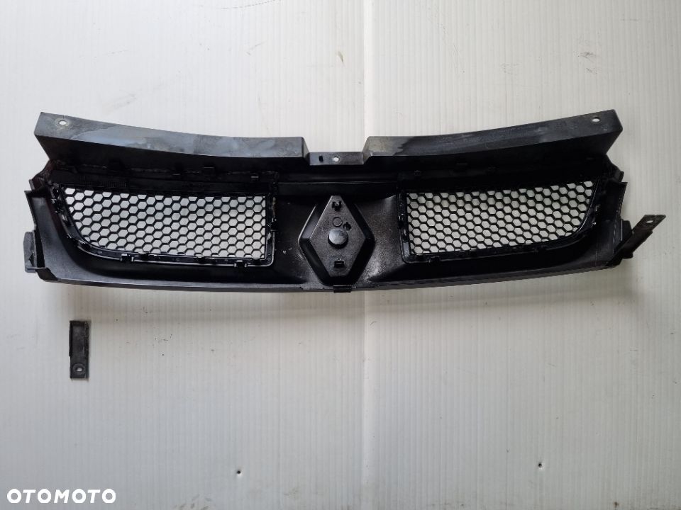 ATRAPA GRILL TRAFIC 01-06r. TED68 - 2