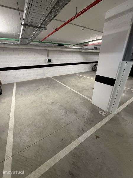 Lugar de garagem com carregamento elétrico - Leça da Palmeira - Grande imagem: 4/4