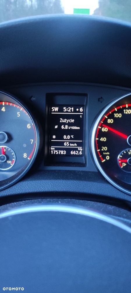Volkswagen Golf - 8