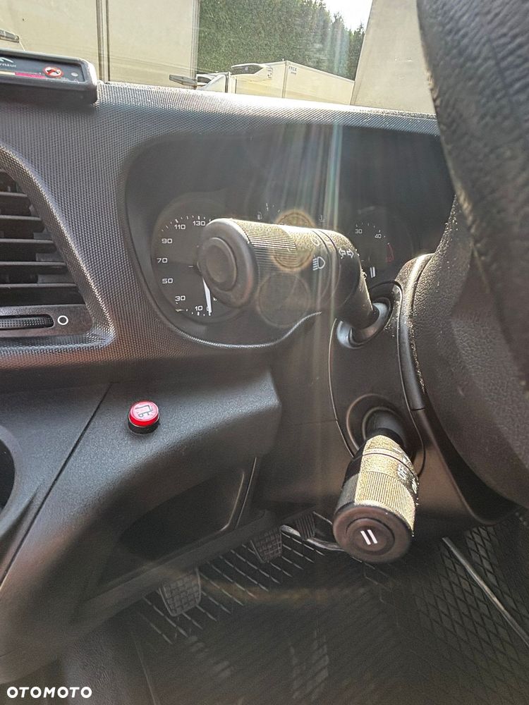 Iveco Daily 35C15 Chłodnia Mroźnia z windą 750 kg 3.0 HPI - 13