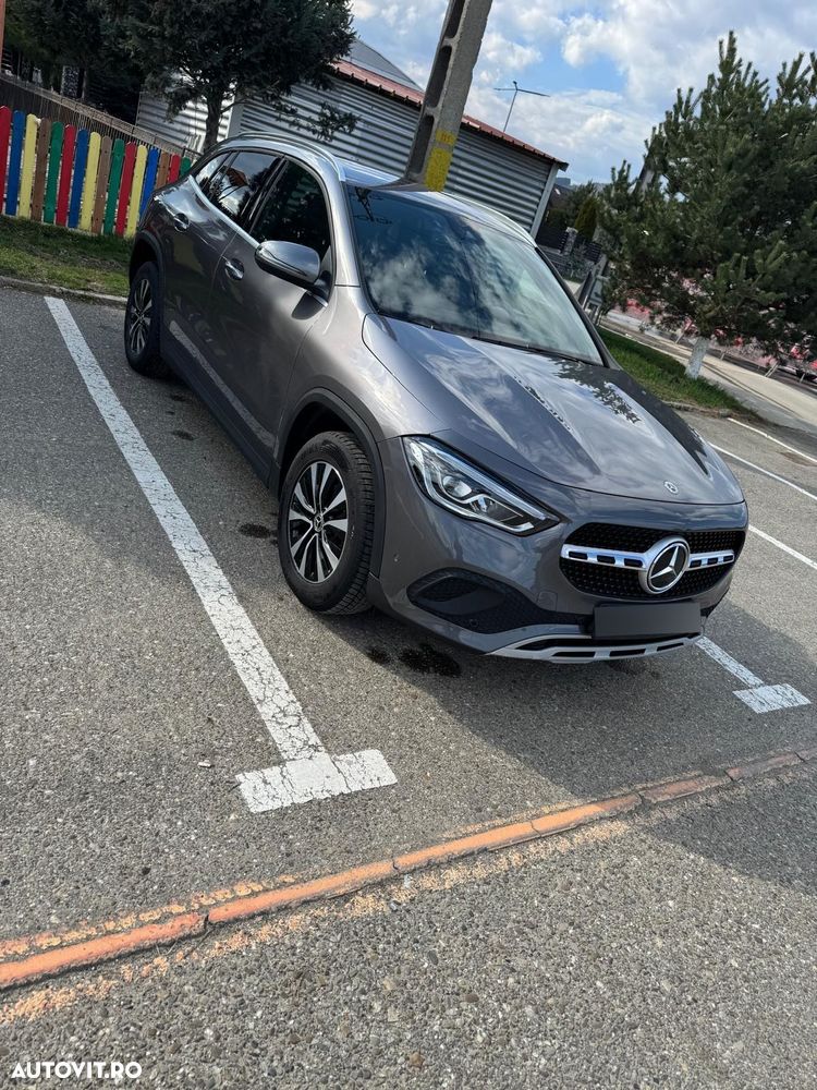 MERCEDES-BENZ GLA
