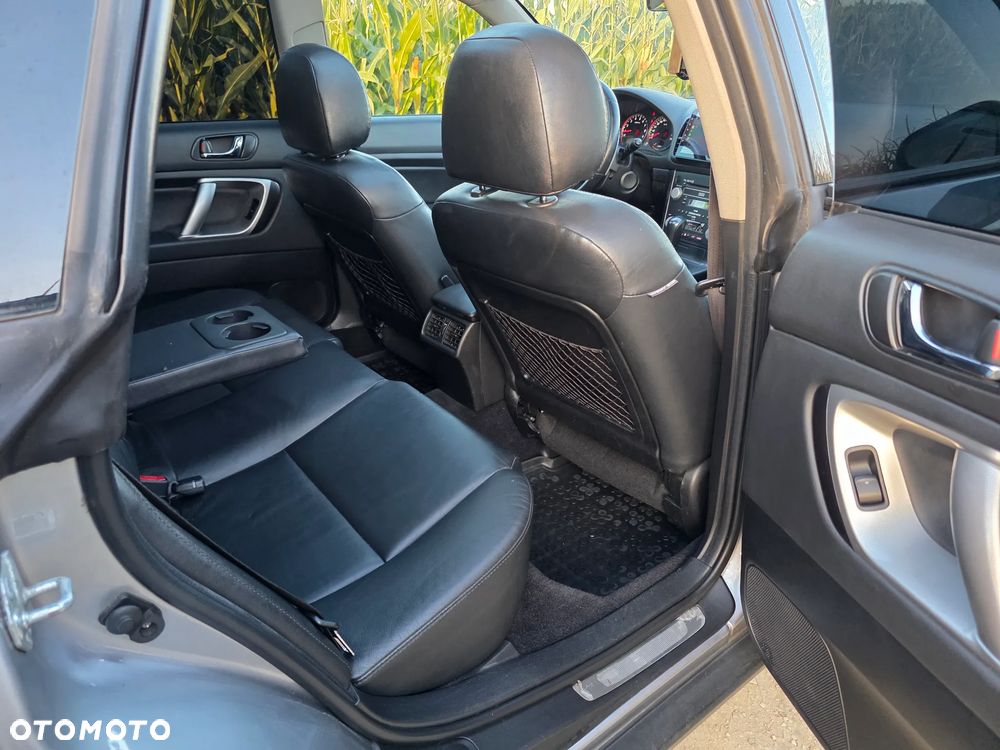 Subaru Outback - 15