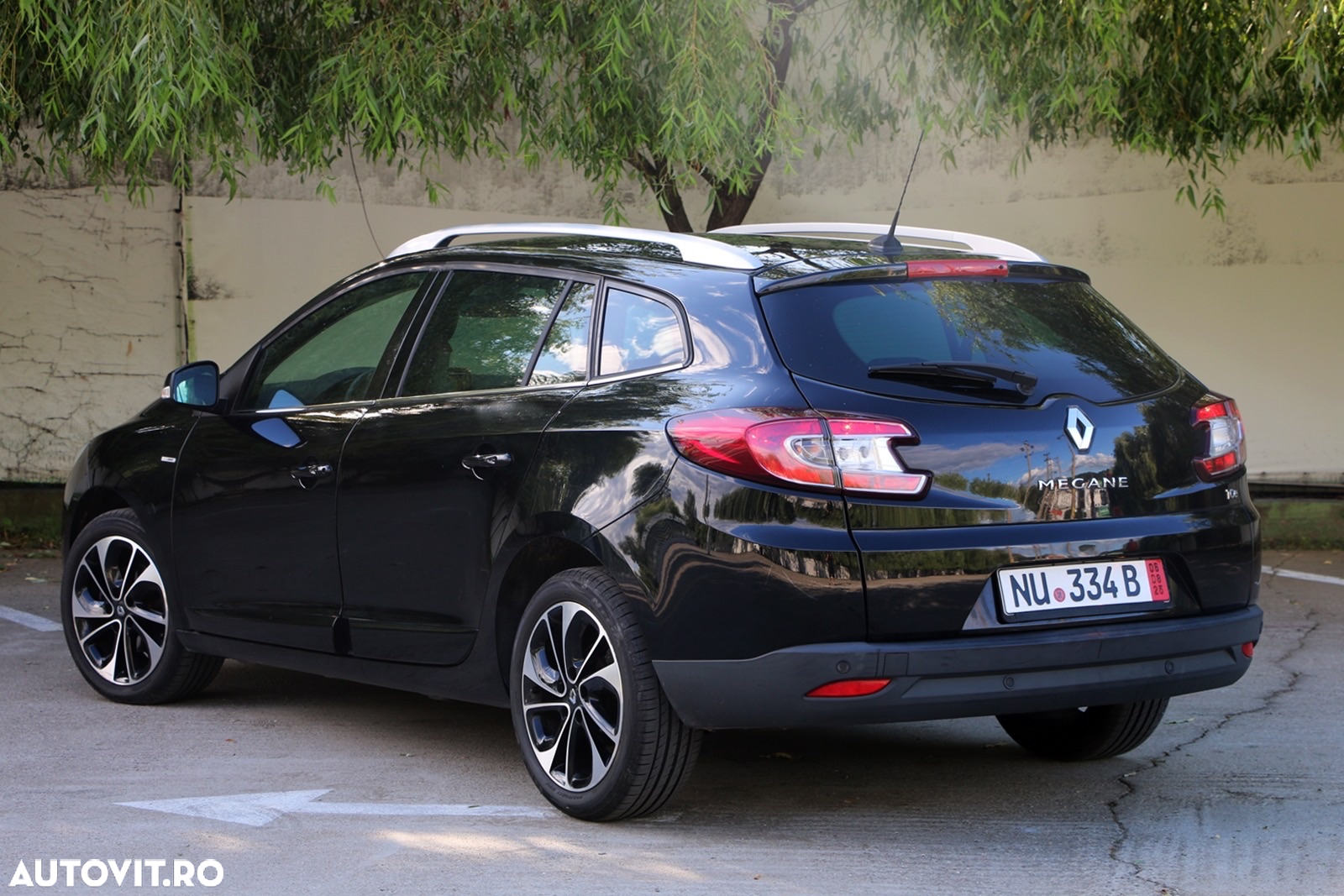Renault Megane Grandtour ENERGY TCe 115 Start & Stop Bose Edition - 4