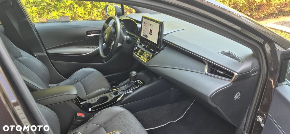 Toyota Corolla 1.8 Hybrid Style - 18