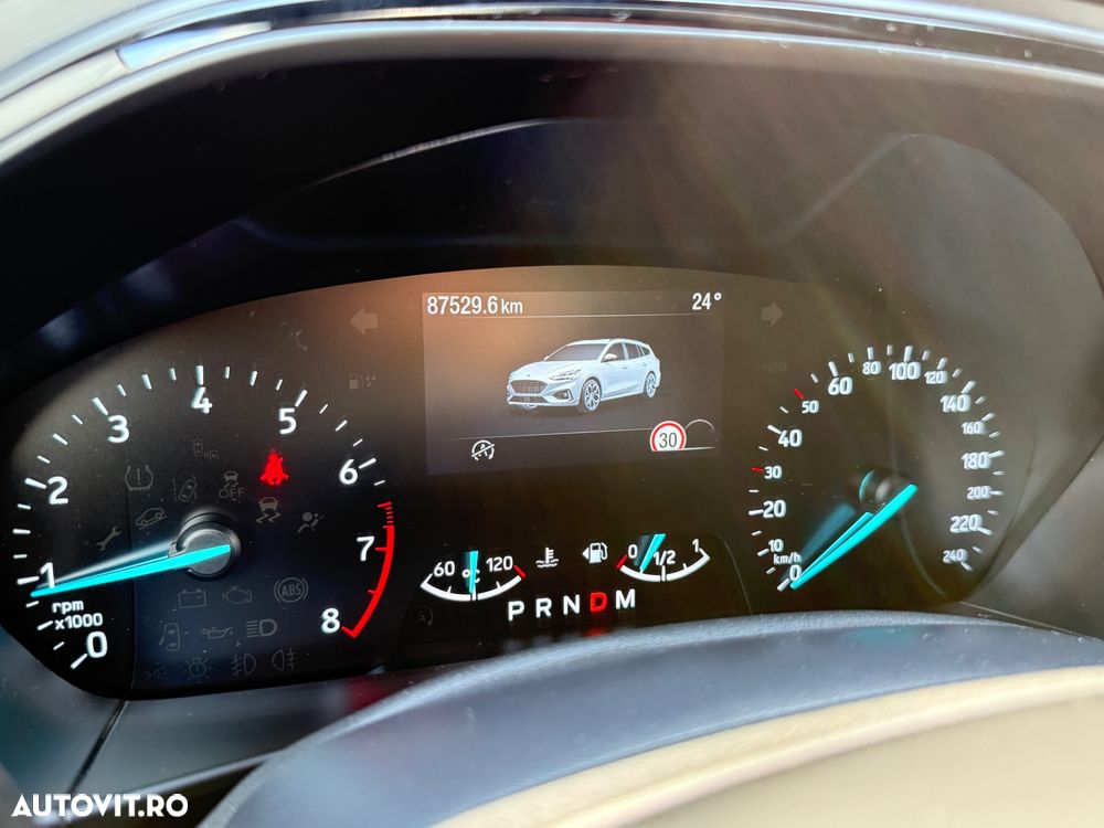 Ford Focus 1.5 EcoBoost Active - 12