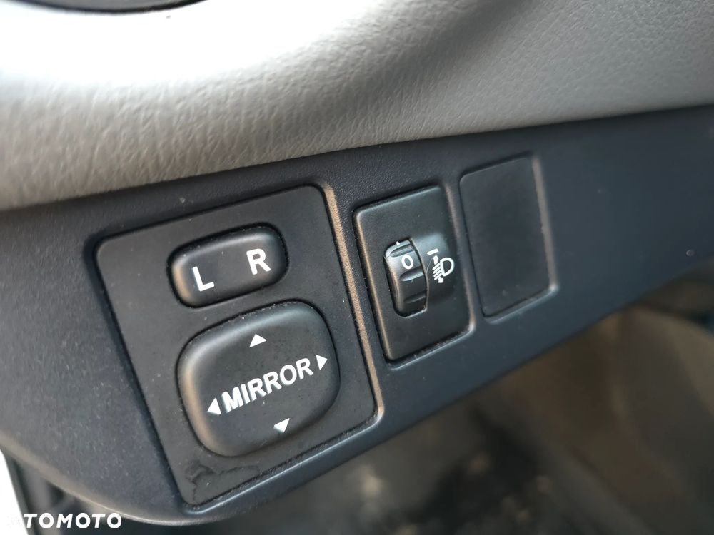 Toyota Yaris 1.33 Premium EU6 - 20