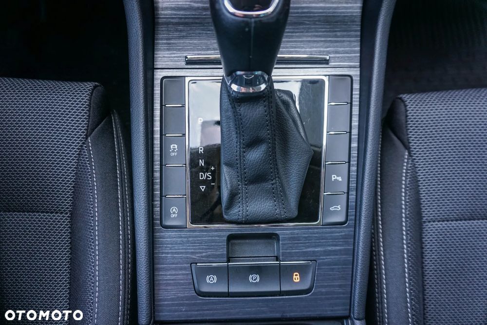 Skoda Superb 2.0 TSI Style DSG - 23