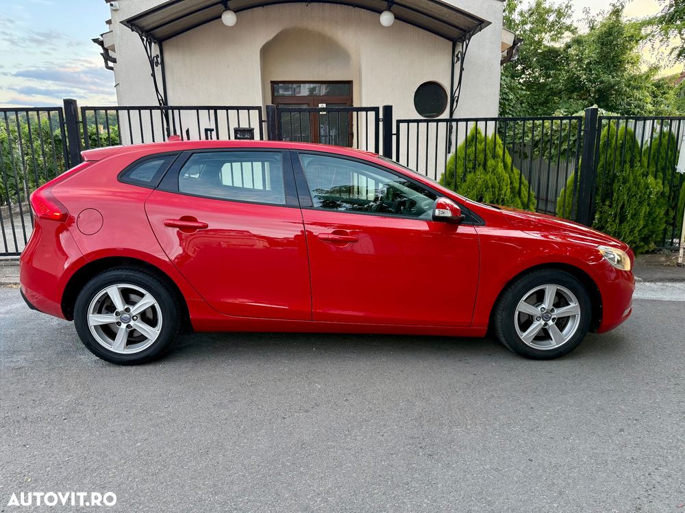 Volvo V40 T2 Momentum - 26