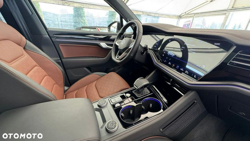 Volkswagen Touran - 11
