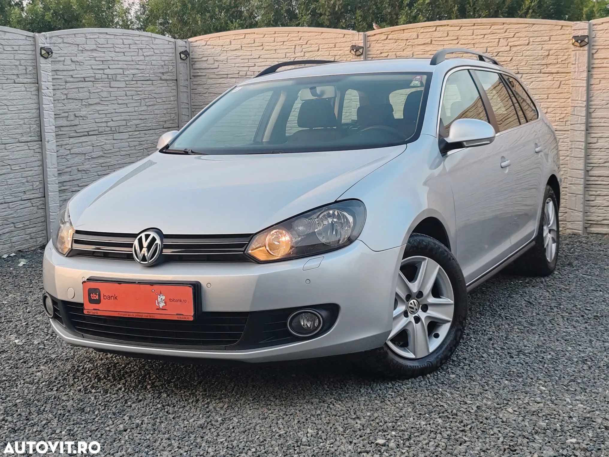 Volkswagen Golf - 1