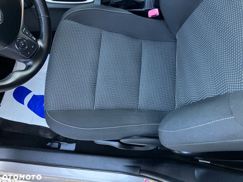 Toyota Auris 1.6 Prestige - 23