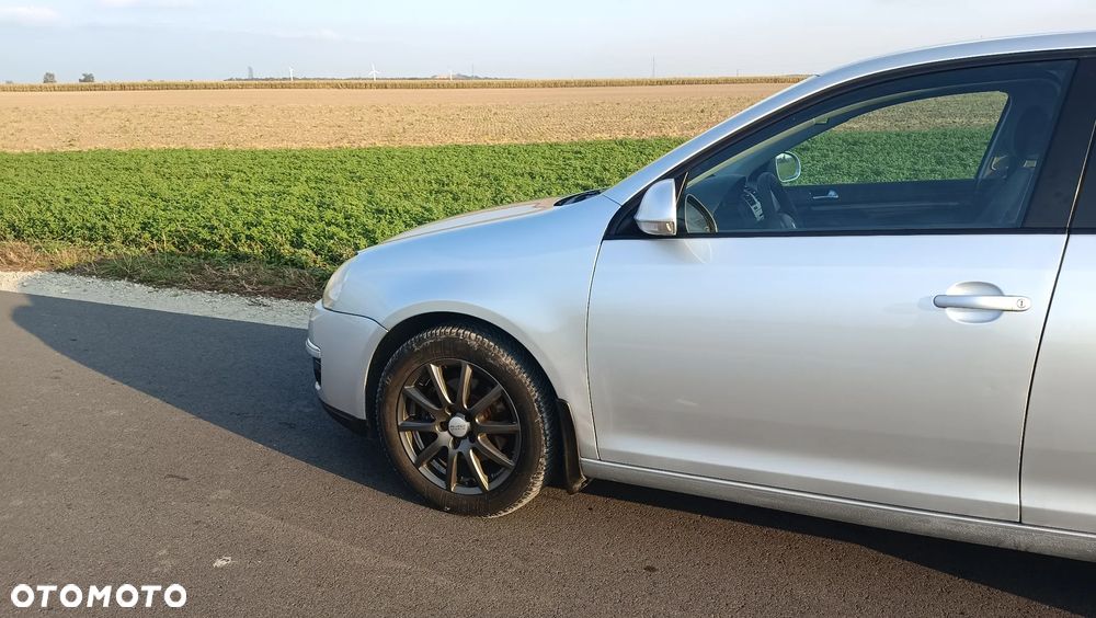 Volkswagen Jetta 1.9 TDI Trendline - 20