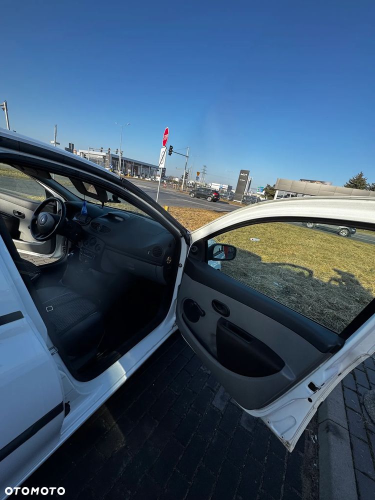 Renault Clio - 16