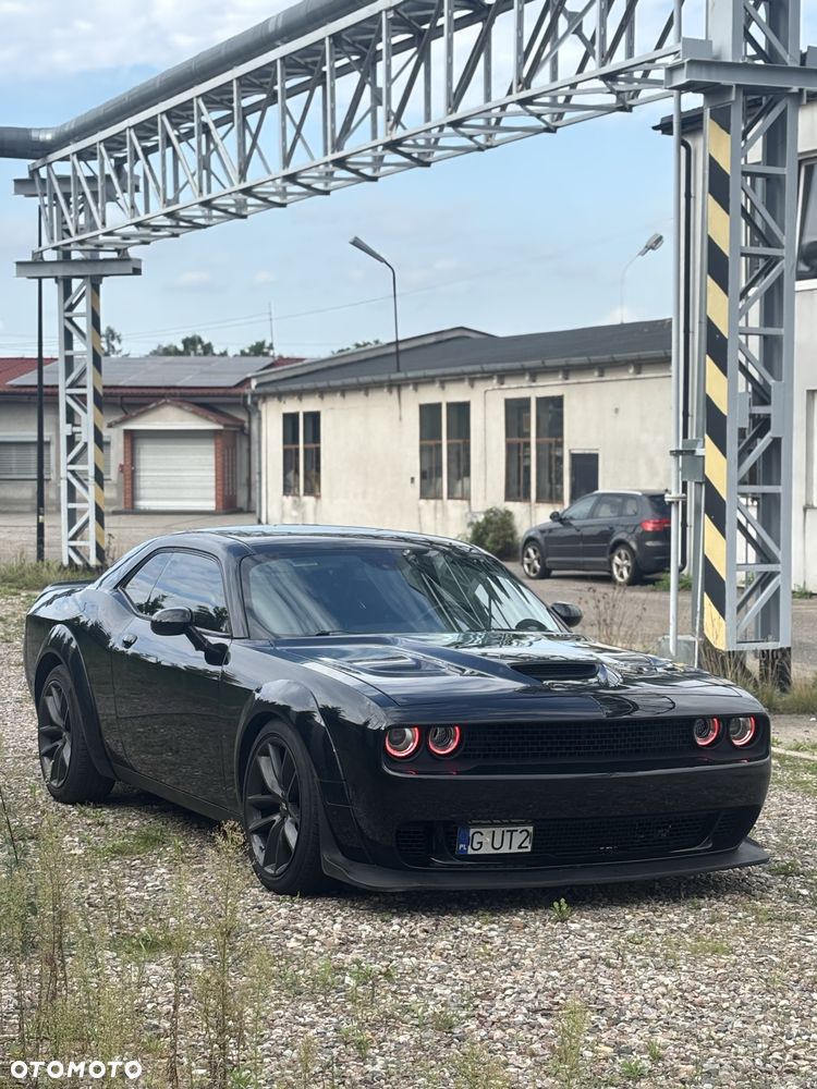 Dodge Challenger - 2
