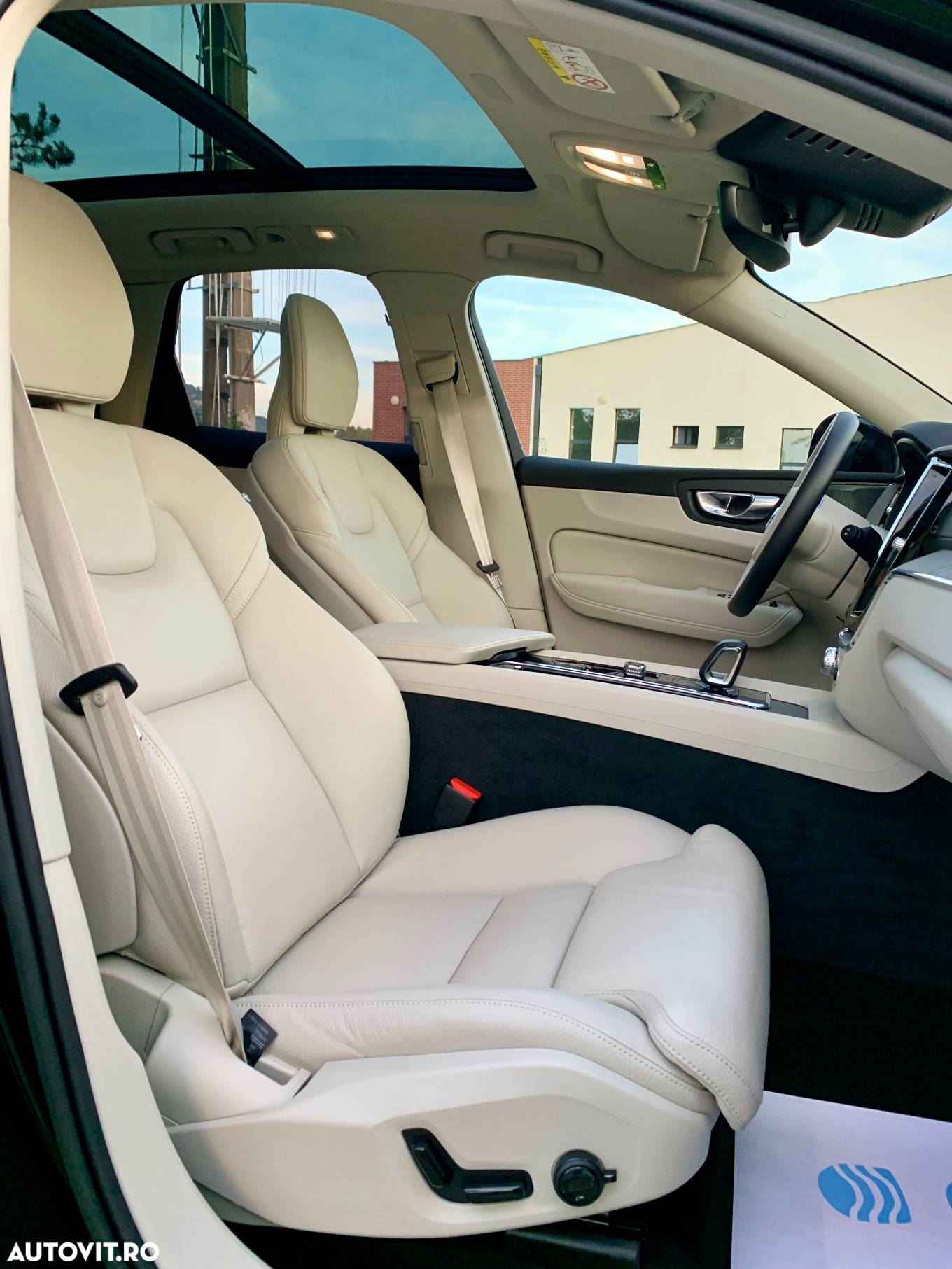 Volvo XC 60 B4 D AWD Ultimate Bright - 16