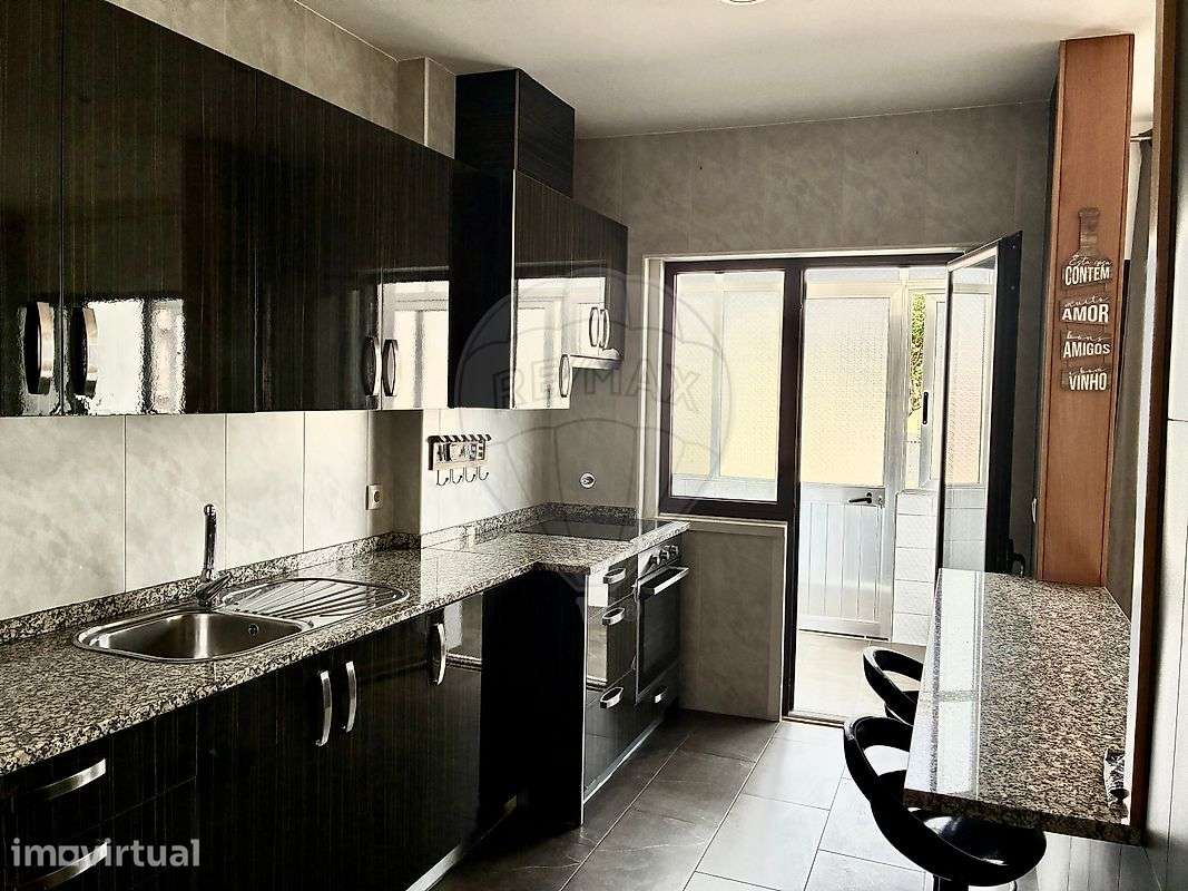 Apartamento T2 para arrendamento - Grande imagem: 2/14