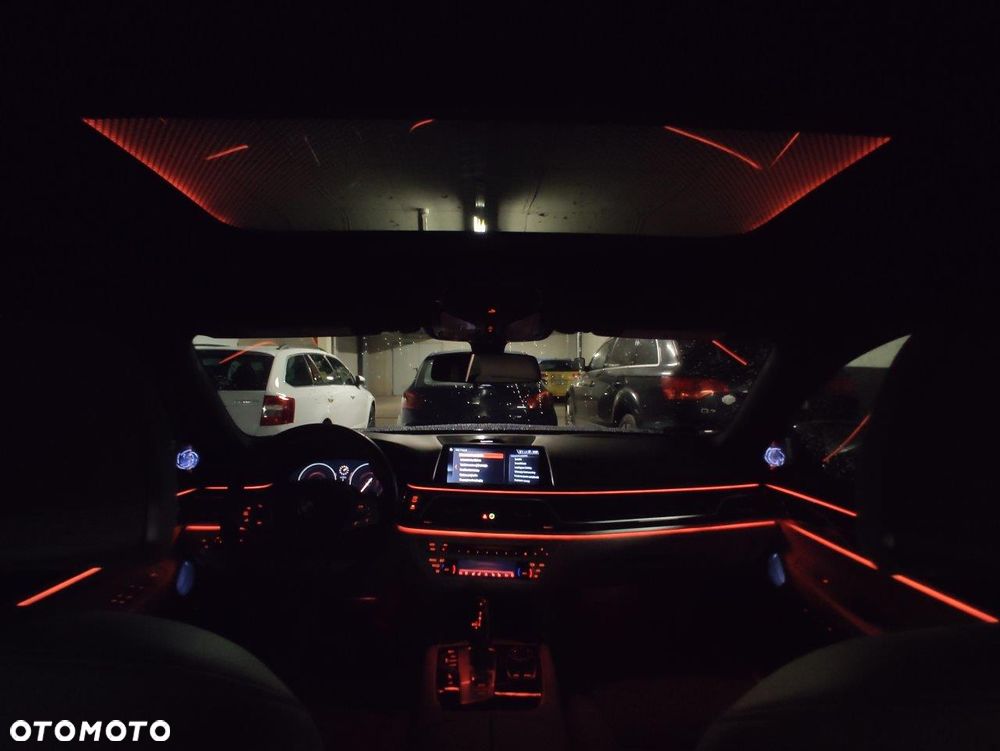 BMW Seria 7 750i - 28