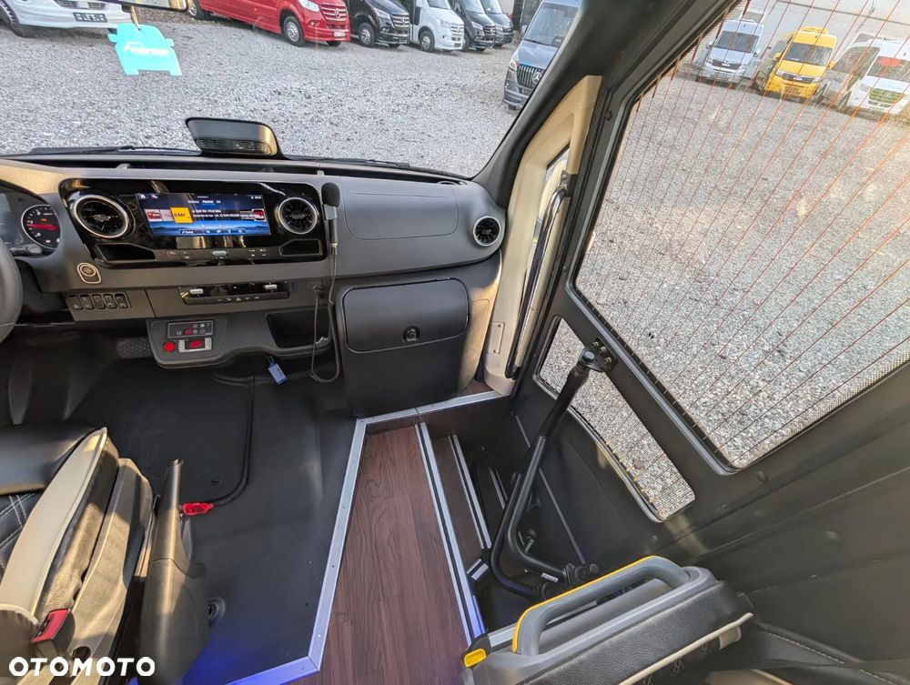 Mercedes-Benz Sprinter 519 - 14