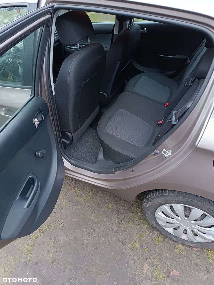Hyundai i20 - 12