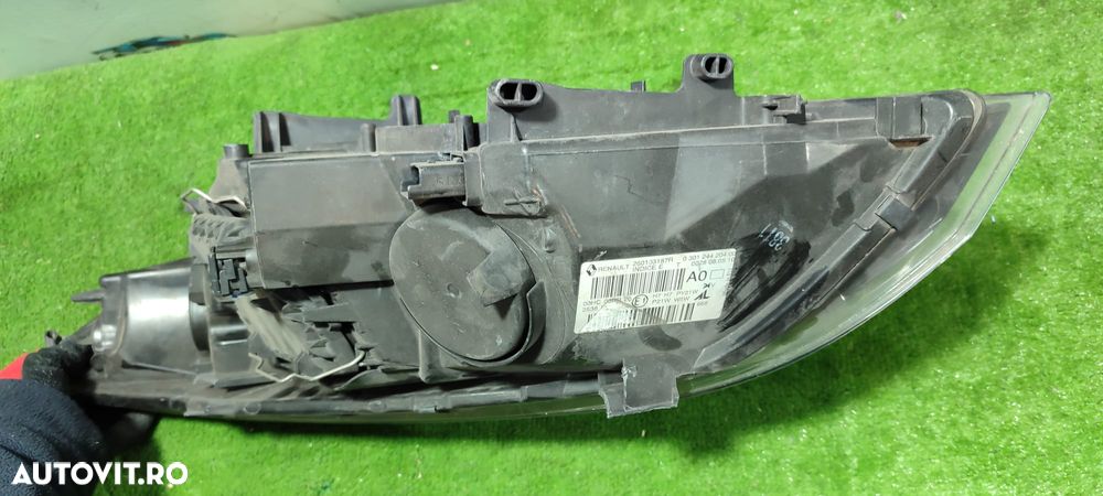 FAR DREAPTA HALOGEN RENAULT MEGANE 3 / COD OEM 260103187R / 0301244204 2008-2013 (4E2) - 5