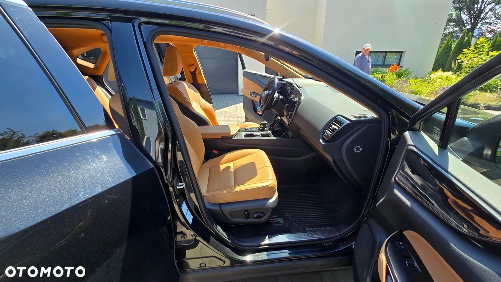 Lexus NX 450h+ Prestige AWD - 8