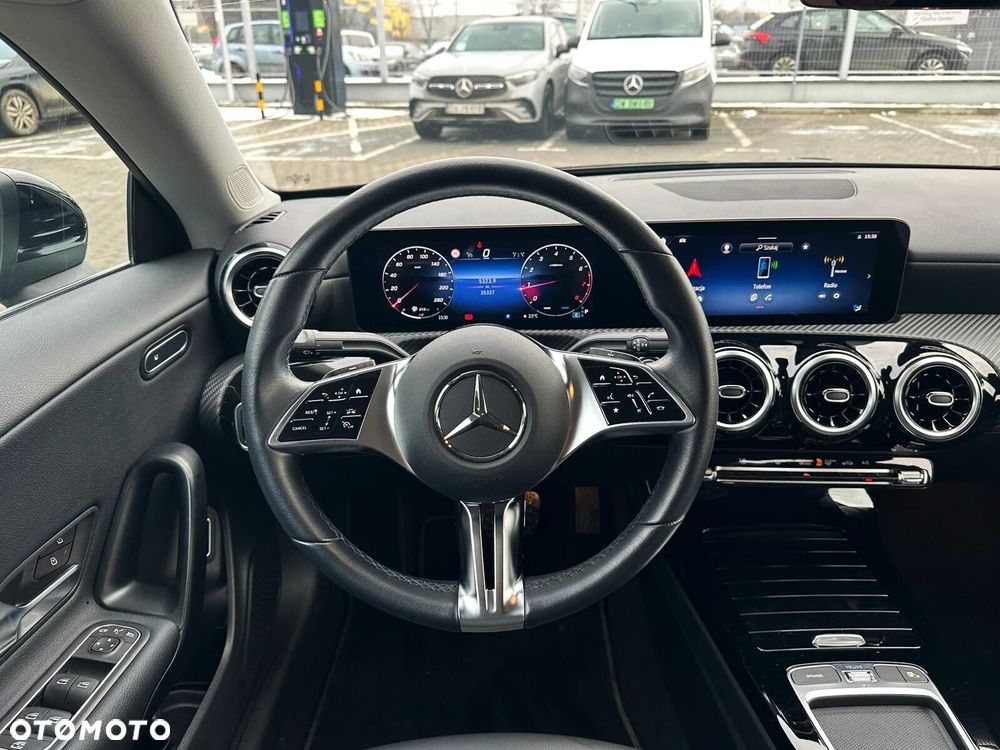 Mercedes-Benz CLA 200 Progressive 7G-DCT - 9