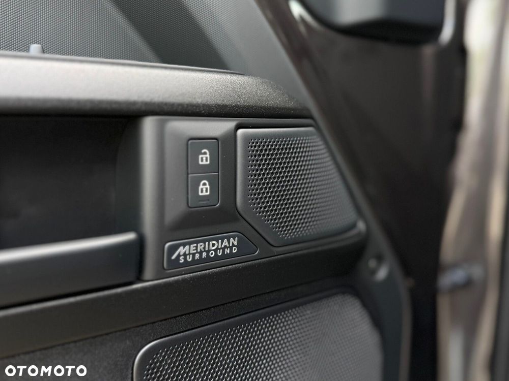 Land Rover Defender - 9
