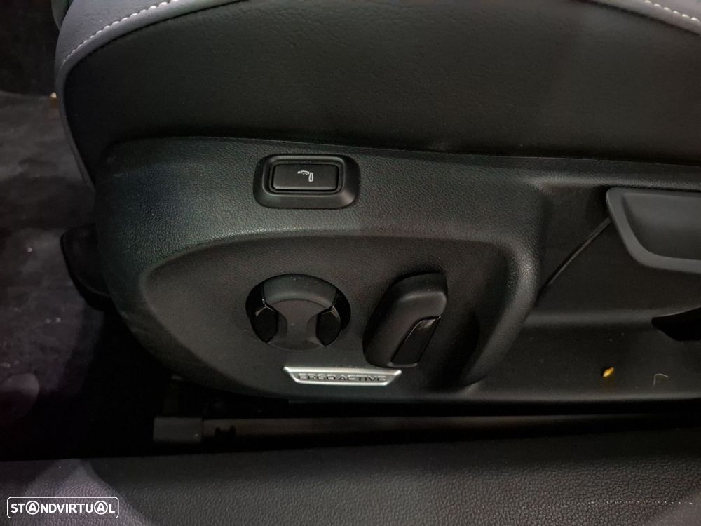 VW Passat Variant 1.5 TSI eHybrid Business DSG - 26