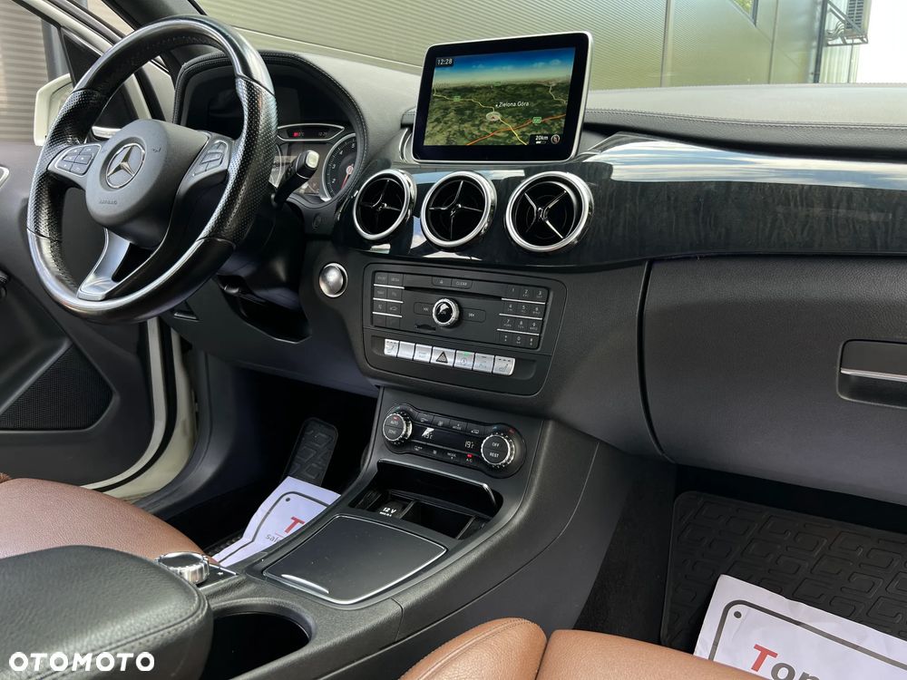 Mercedes-Benz Klasa B 250 4Matic 7G-DCT Edition - 17
