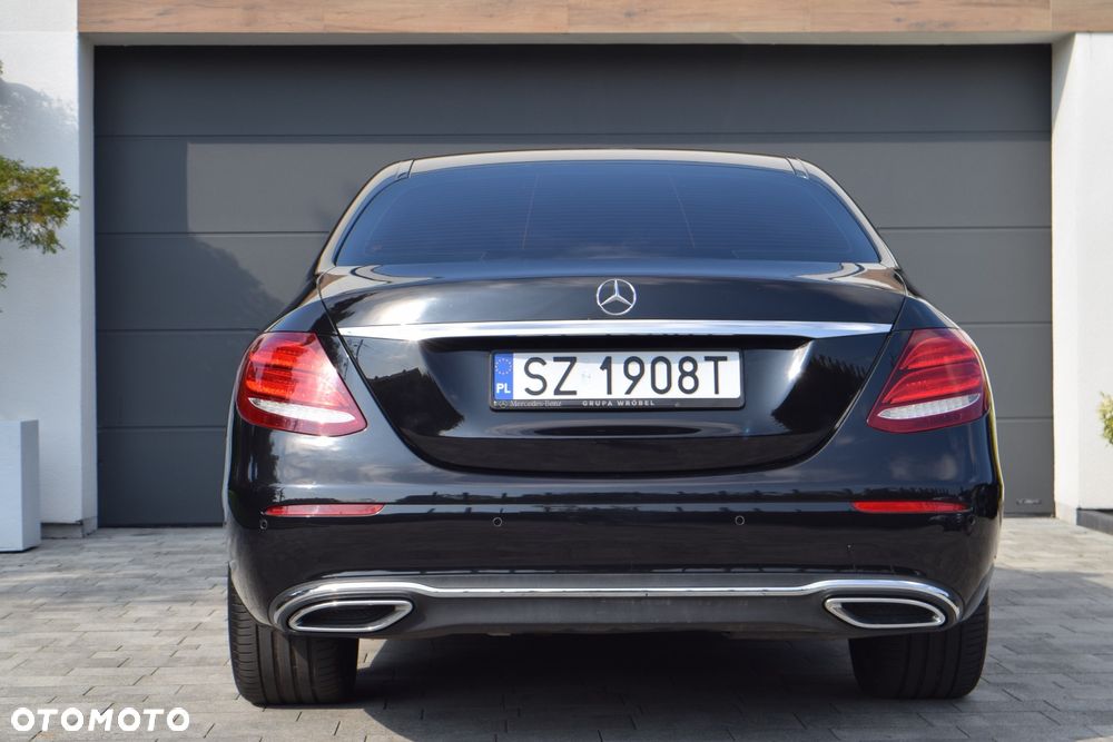Mercedes-Benz Klasa E 220 d Business Edition 9G-TRONIC - 4