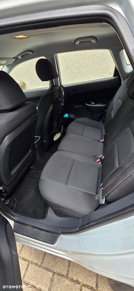 Hyundai i30 1.4 Base + - 6