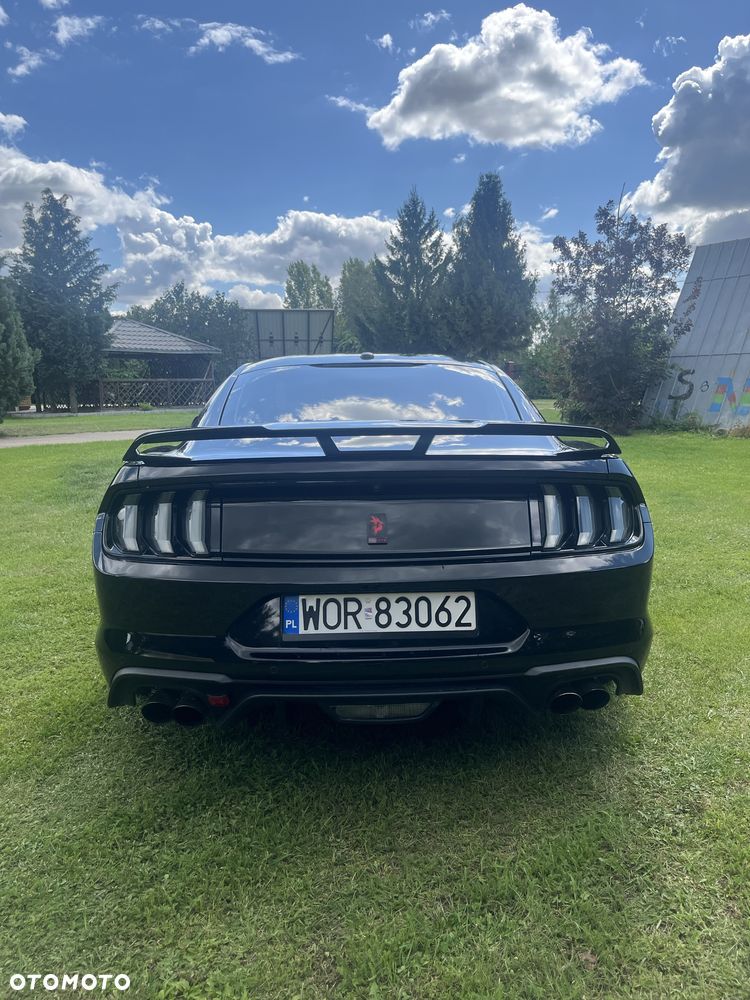 Ford Mustang - 4