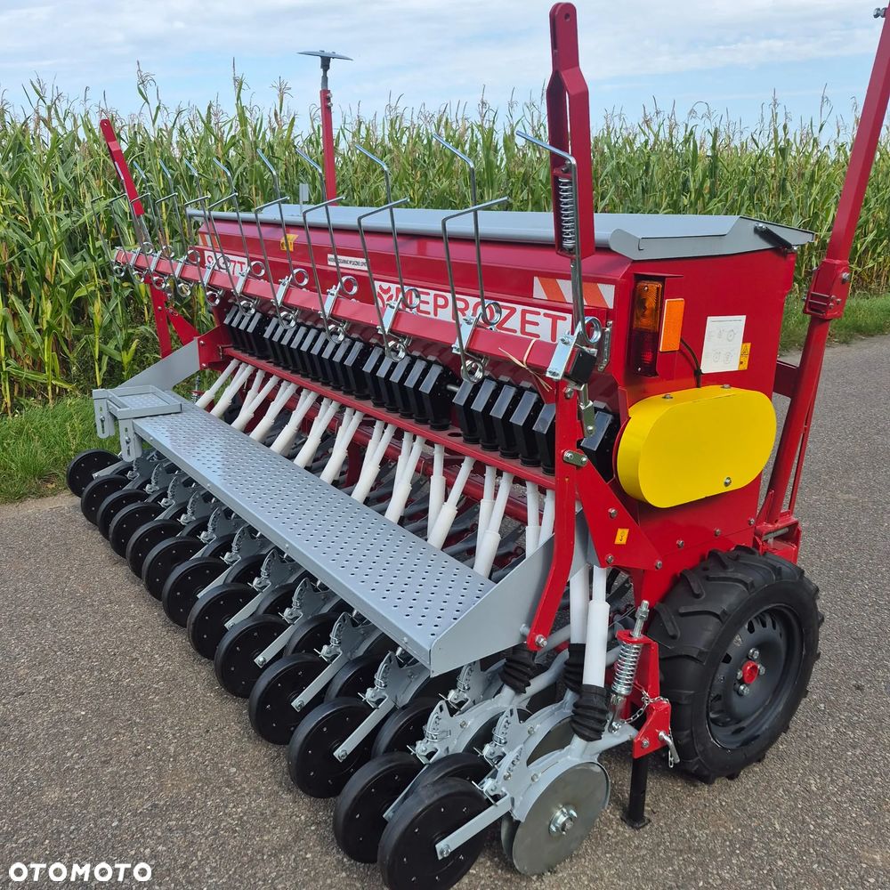 Meprozet Siewnik zbożowy 2-talerzowy S117T MEPROZET 3,0m; Siewnik zbożowy stopkowy-redlicowy S107/2 MEPROZET 2,5m; Siewnik zbożowy stopkowy-redlicowy S107 MEPROZET 3,0m - 9