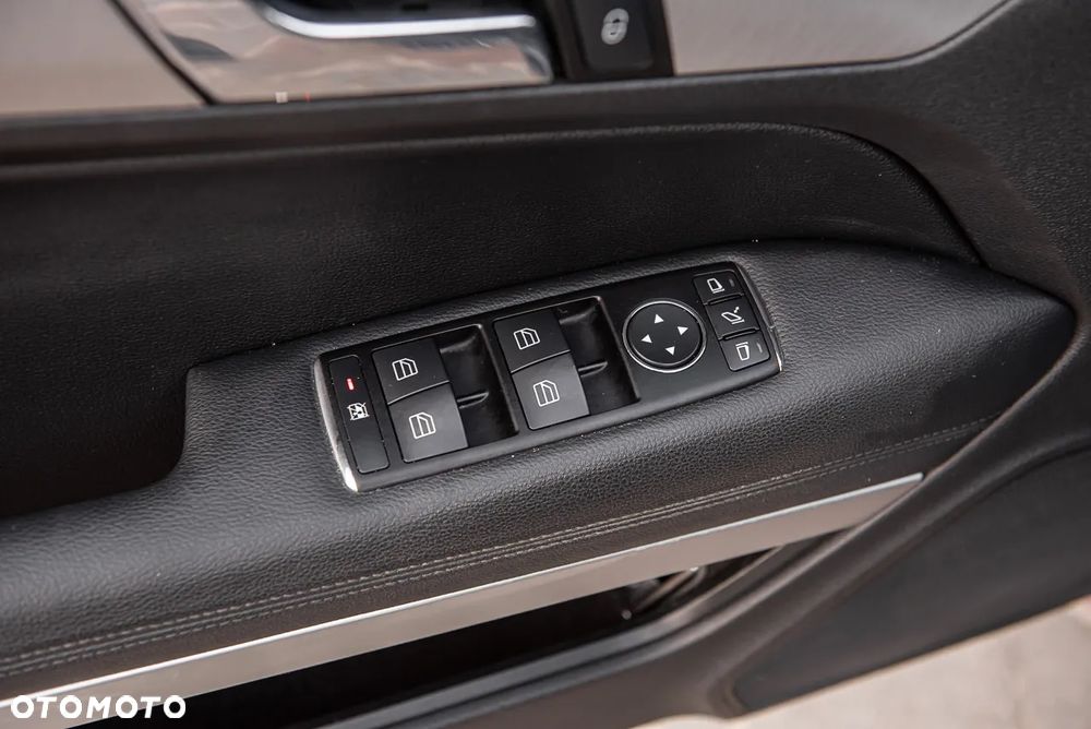 Mercedes-Benz Klasa E 350 CDI DPF BlueEFFICIENCY 7G-TRONIC Avantgarde - 16