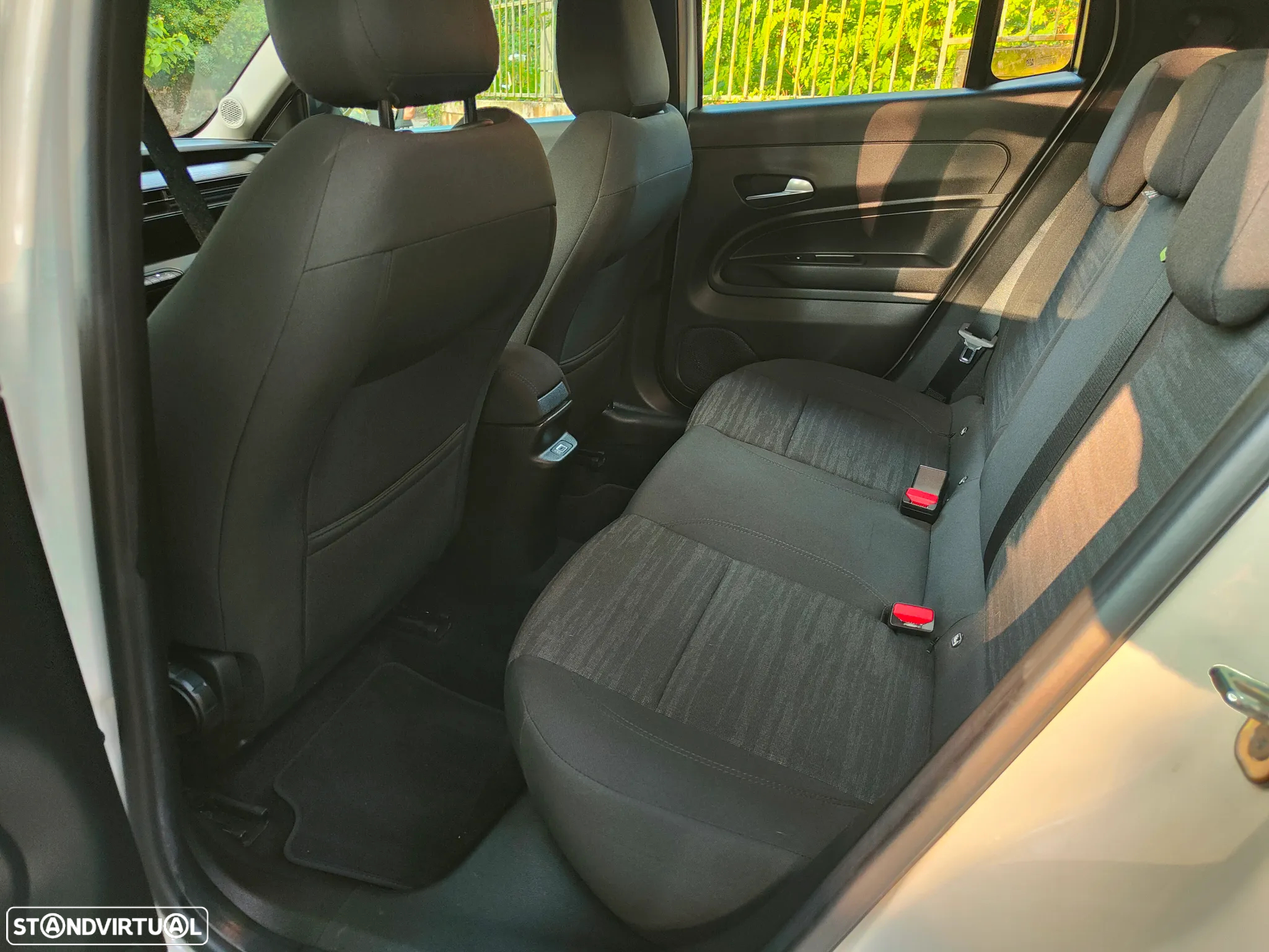 Jeep Avenger 54 kWh Longitude - 8