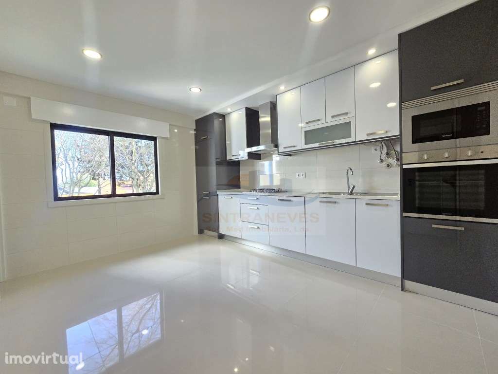 Fantástico T2 + 1 totalmente remodelado e Prédio com elevador acaba... - Grande imagem: 4/41