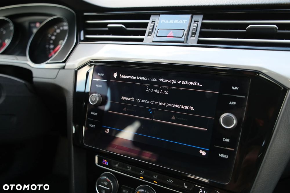 Volkswagen Passat 2.0 TDI Business DSG - 18