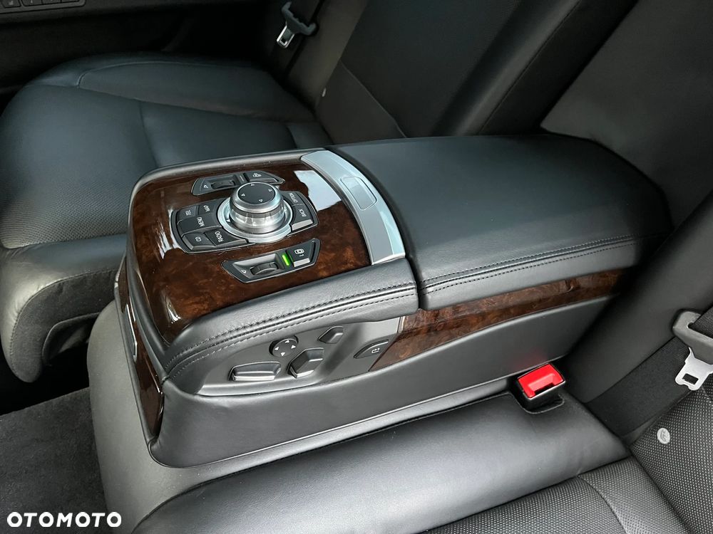 BMW Seria 7 760Li - 16