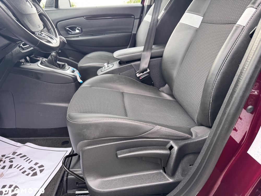 Renault Grand Scenic ENERGY TCe 115 Bose Edition - 23